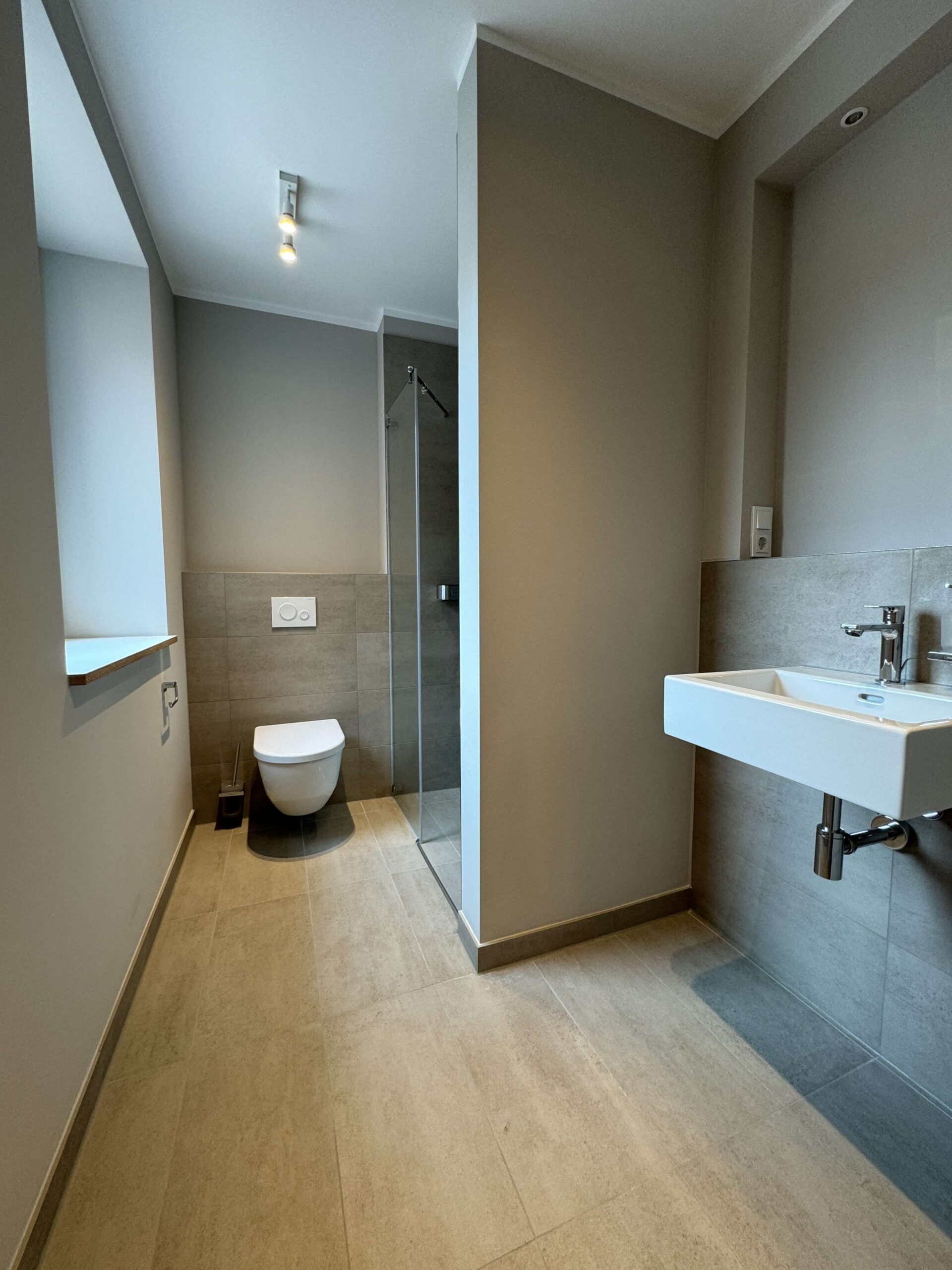 Einmalige Maisonette-Wohnung mit Dachterrasse - Gäste Bad