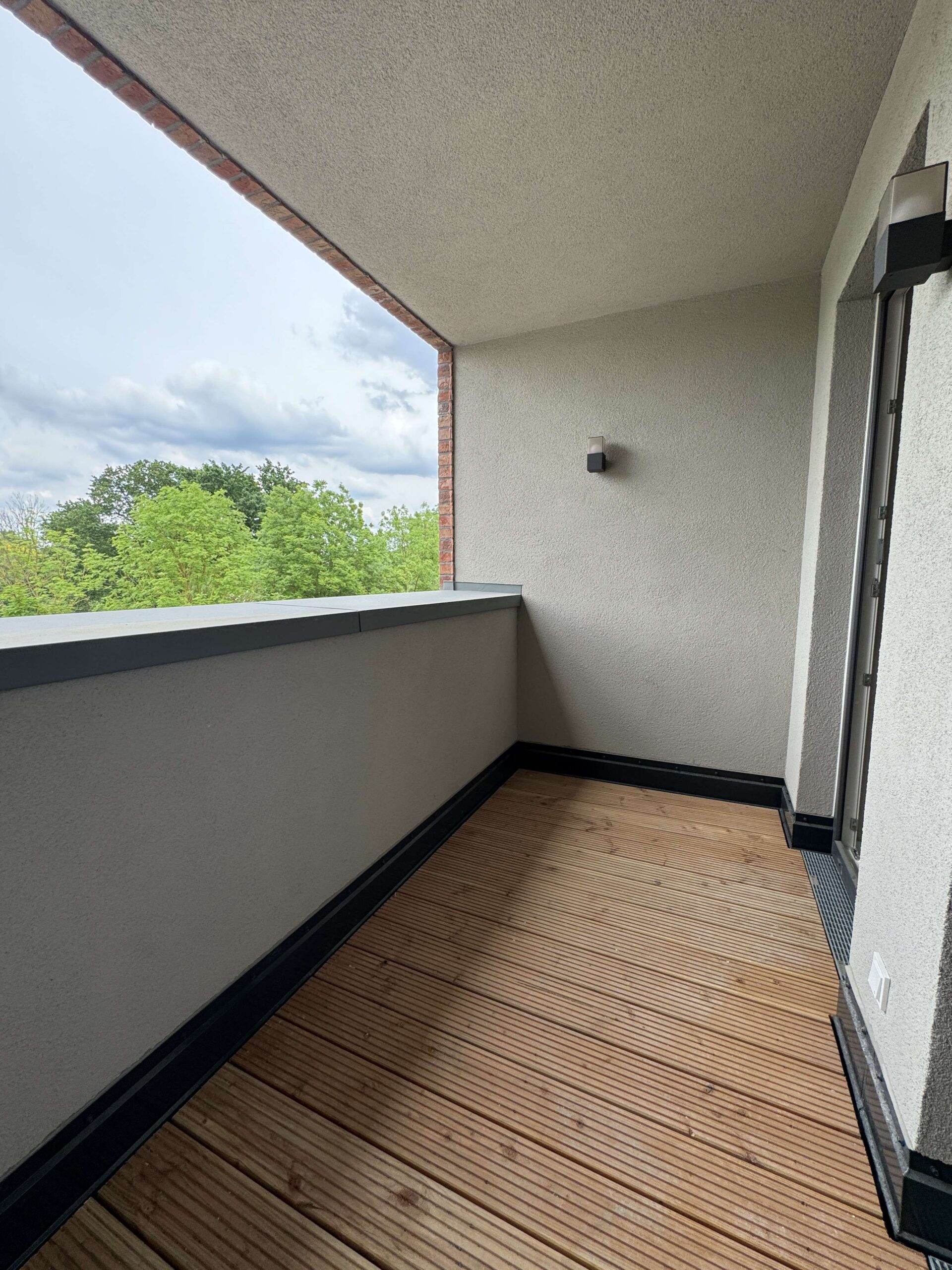 Einmalige Maisonette-Wohnung mit Dachterrasse - Balkon OG